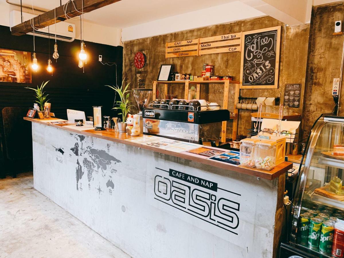 Auberge de jeunesse Oasis Cafe And Nap à Bangkok Extérieur photo